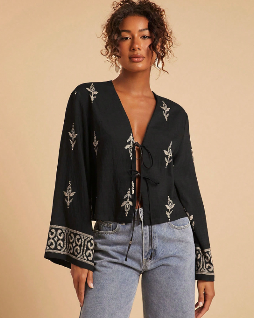 Blusa Preta Bordada